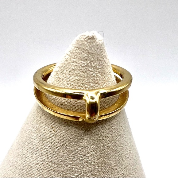 Avon Jewelry - Vintage Avon Ring Double Band Gold Tone Ring Size 7 1/2